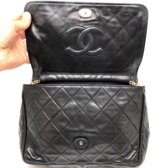 Auth CHANEL Matelasse Lambskin Chain Crossbody - Picture 3 of 8